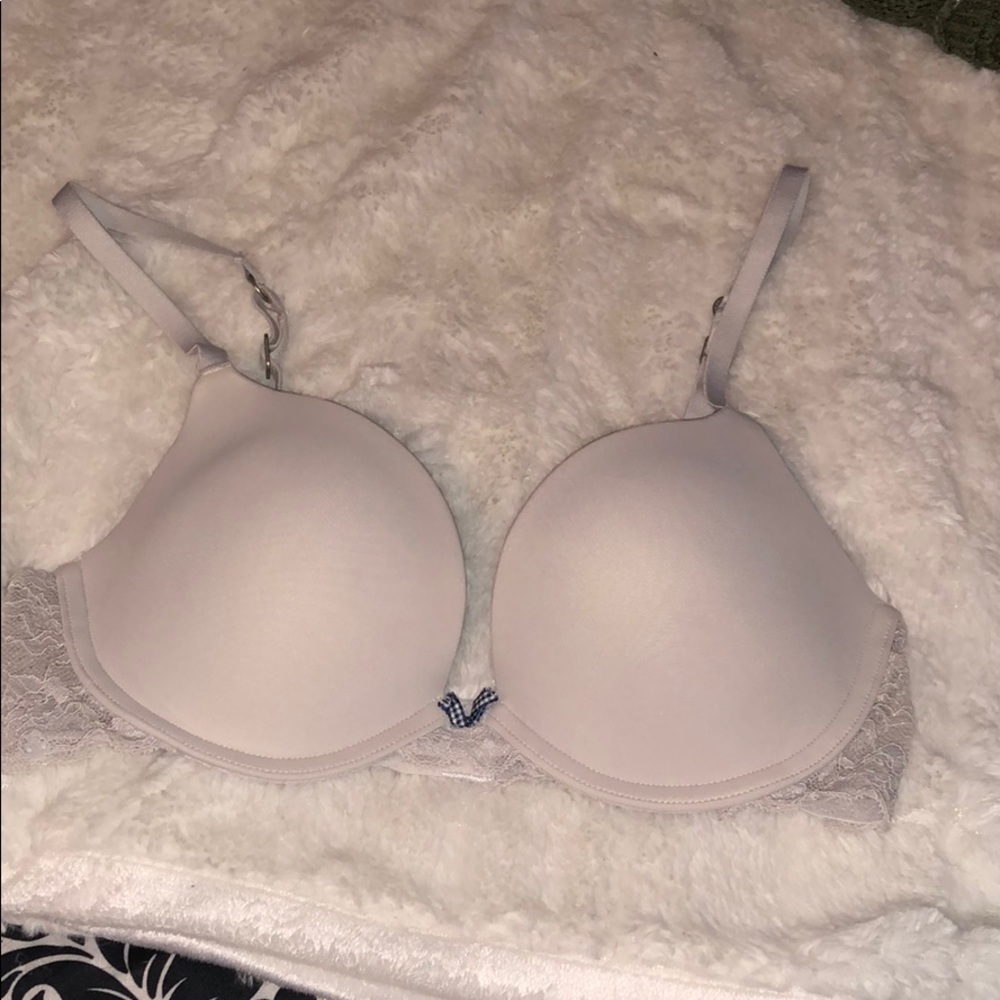 Gilly Hicks Bra